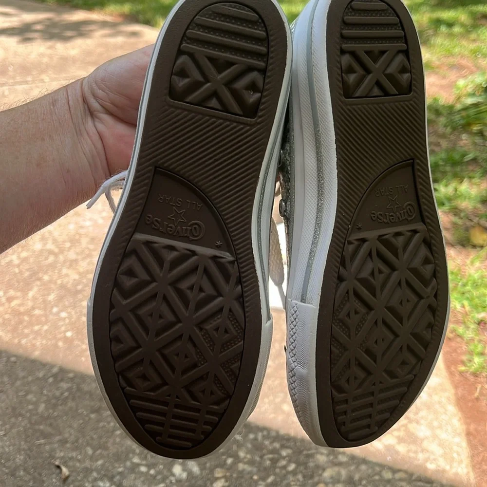 💥Converse Junior Girls All-Star Silver Glitter Low Sneakers. ‎ Size 1